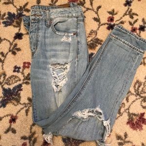American Eagle tomgirl jeans